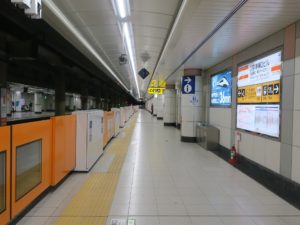 京成成田スカイアクセス線 空港第2ビル駅 2番線 主に成田スカイアクセス線から成田空港に行く列車が発着します