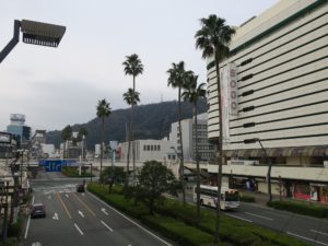 JR徳島駅付近から見える眉山