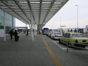 徳島阿波踊り空港 バス乗り場とタクシー乗り場