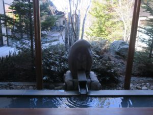 熊谷天然温泉 花湯スパリゾート 足湯と中庭