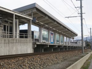 富山地方鉄道本線 新黒部駅 ホーム