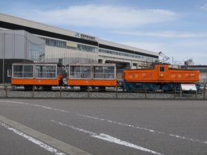 富山地方鉄道本線 新黒部駅 トロッコ電車 ED凸型機関車とハ型客車