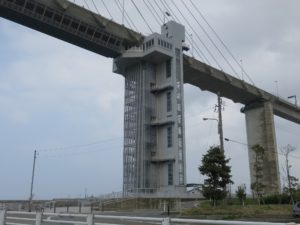 新湊大橋歩道 あいの風プロムナード 堀岡側エレベーター