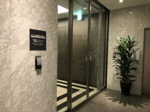 ホテル ヴィラフォンテーヌグランド東京田町 1階エレベーターホール入り口 カードキーがないと入れません