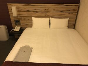 ホテル ヴィラフォンテーヌグランド東京田町 スーペリアクイーンルーム ベッド ダブルベッドよりも更に大きいベッドサイズです