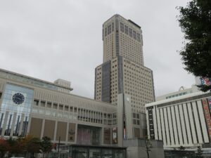 JR函館本線 札幌駅 南口駅ビル JRタワー 上層階がJRタワーホテル日航札幌です