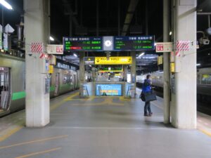 JR札沼線 札幌駅 9番線・10番線 主に北海道医療大学方面の列車と、江別・岩見沢方面に行く普通列車が発着します