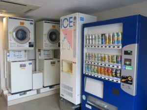 ホテルテトラ大津．京都 シングルルーム 4階 自動販売機と製氷機、コインランドリー