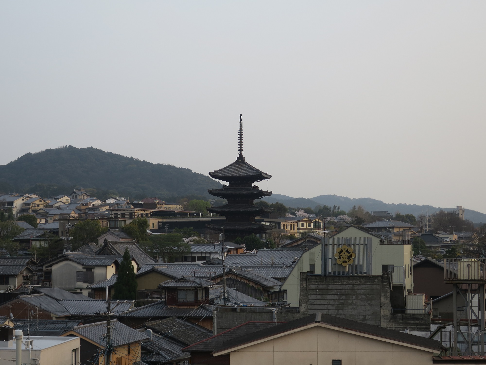 TSUKIMI HOTEL 屋上 清水寺や京都タワーが見えます