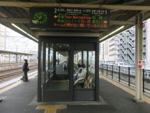 JR草津線 草津駅 1番線・2番線 主に草津線で貴生川・柘植方面に行く列車が発着します