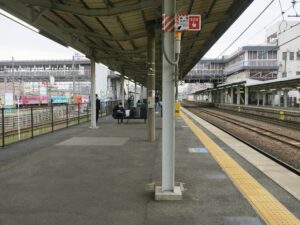 JR琵琶湖線 彦根駅 2番線 主に草津・大津・京都・大阪方面に行く列車が発着します