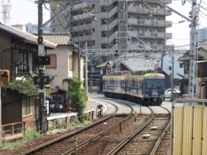京阪電気鉄道 600型 路面区間を走っているところ 三井寺駅で撮影