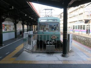 叡山電鉄本線 出町柳駅 1番線と降車ホーム 宝ヶ池・八瀬比叡山口・二軒茶屋・鞍馬方面に行く列車が発着します