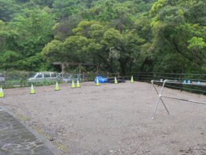 湯ヶ島温泉 町内には不自然に存在する空き地があります 廃屋を撤去したのでしょうか