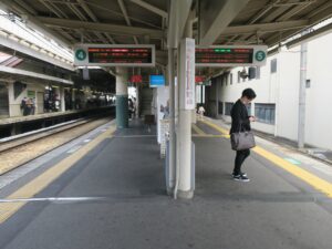 阪急京都線 4号線・5号線 主に高槻市・十三・大阪梅田方面に行く列車が発着します