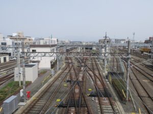 阪急京都線 桂駅 隣接して車庫があります