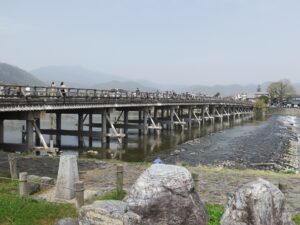嵐山 渡月橋 嵐山公園 橋のすぐ傍から撮影