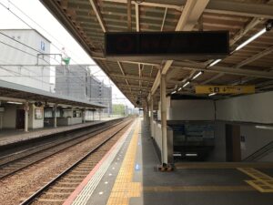 京成千葉線 千葉中央駅 1番線 主に千葉線の京成津田沼方面と、新京成線に乗り入れて松戸方面に行く列車が発着します