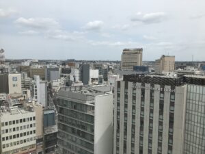 京成ホテルミラマーレ モデレートツイン 窓から見える景色 繁華街方向を撮影