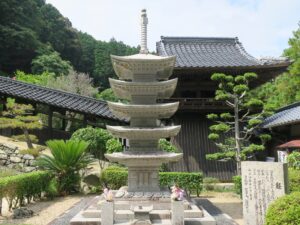 香山公園 瑠璃光寺 五重塔 石でできたミニチュア