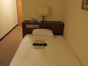山口 湯田温泉 ホテルニュータナカ シングルルーム ベッド