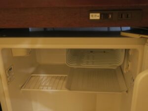 山口 湯田温泉 ホテルニュータナカ シングルルーム 冷蔵庫の中身は空です