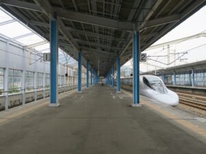 JR山陽新幹線 新岩国駅 1番線・2番線 主に広島・岡山・新大阪方面に行く列車が発着します