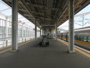 JR山陽新幹線 新下関駅 1番線・2番線 主に博多方面に行く列車が発着します