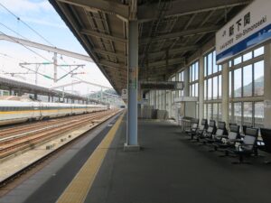 JR山陽新幹線 新下関駅 3番線 主に広島・岡山・新大阪方面に行く列車が発着します