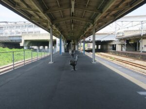 JR山陽本線 新下関駅 4番線 主に厚狭・新山口方面に行く列車が発着します