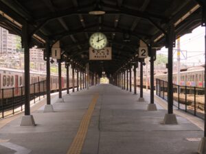 JR鹿児島本線 門司港駅 1番線・2番線 主に小倉・博多・中津方面に行く列車が発着します