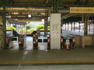 JR鹿児島本線 門司港駅 SUGOCA・Suica・PASMOなど交通系ICカード対応の自動改札機が並びます