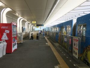 北九州モノレール 企救丘駅 1番線 小倉方面に行く列車が発着します