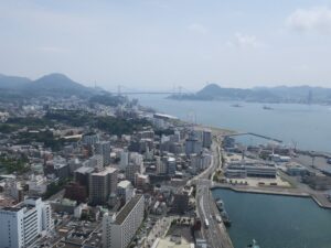 下関 海峡ゆめタワー 30階展望台からの景色 唐戸方向を撮影