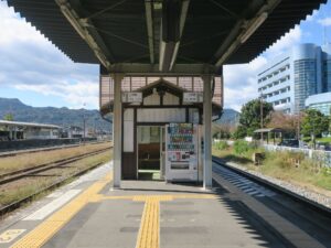 JR八高線 寄居駅 5番線・6番線 5番線は主に高麗川・八王子方面に行く列車が発着します 6番線は主に高崎方面に行く列車が発着します
