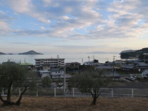 小豆島 オリーブ園 正面入り口から見た瀬戸内海