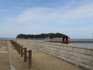 小豆島 道の駅 大坂城残石記念公園 その先には島が見えます