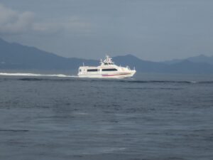 高松ー小豆島（土庄） 高速艇 瀬戸内海航行中に撮影