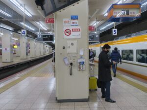 近鉄名古屋線 近鉄名古屋駅 4番線・5番線 主に津、鳥羽、賢島、大和八木、大阪難波方面に行く特急列車が発着します