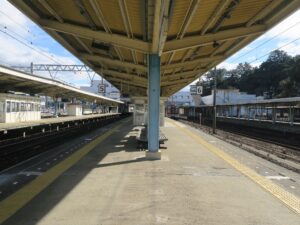 JR鳥羽線 鳥羽駅 5番線・6番線 主に大阪難波・名古屋・京都方面に行く列車が発着します