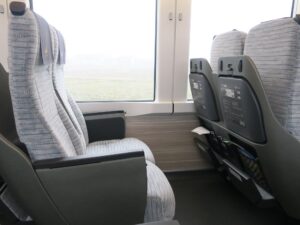 近畿日本鉄道 80000系 特急ひのとり レギュラーシート 側面から撮影