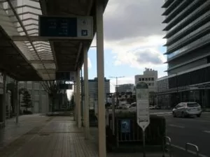 三重交通 三重会館前バス停留所 津新町駅方面乗り場