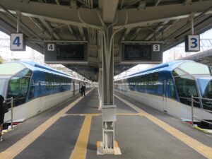 近鉄志摩線 賢島駅 3番線・4番線 主に鳥羽・宇治山田・大和八木・大阪難波・京都・津・名古屋方面に行く特急列車が発着します