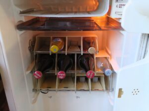 鳥羽 錦浦館 和室 冷蔵庫の中 今どき瓶を引っこ抜いた請求されるシステムでした