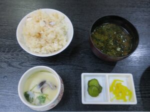 クインテッサホテル伊勢志摩 夕食 松阪牛すき焼き懐石 鯛めし、茶わん蒸し、味噌汁、香の物