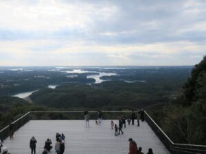 志摩 横山展望台 天空カフェテラスの上から見たところ