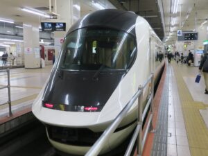 近畿日本鉄道 21020系 特急アーバンライナーnext 前面 近鉄名古屋駅で撮影