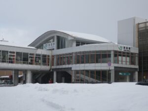 JR秋田新幹線 秋田駅 西口 駅舎 南側から撮影 今日は雪でした