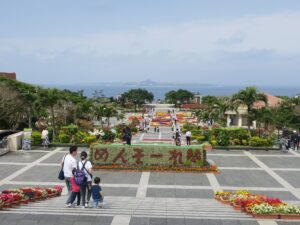 国営沖縄記念公園 海洋博公園 中央ゲート先の階段