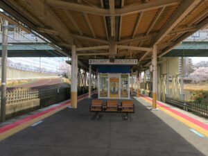 北総鉄道 白井駅 ホーム 1番線は主に京成高砂・押上・品川・羽田空港方面に行く列車が発着します 2番線は主に印西牧の原・成田空港方面に行く列車が発着します